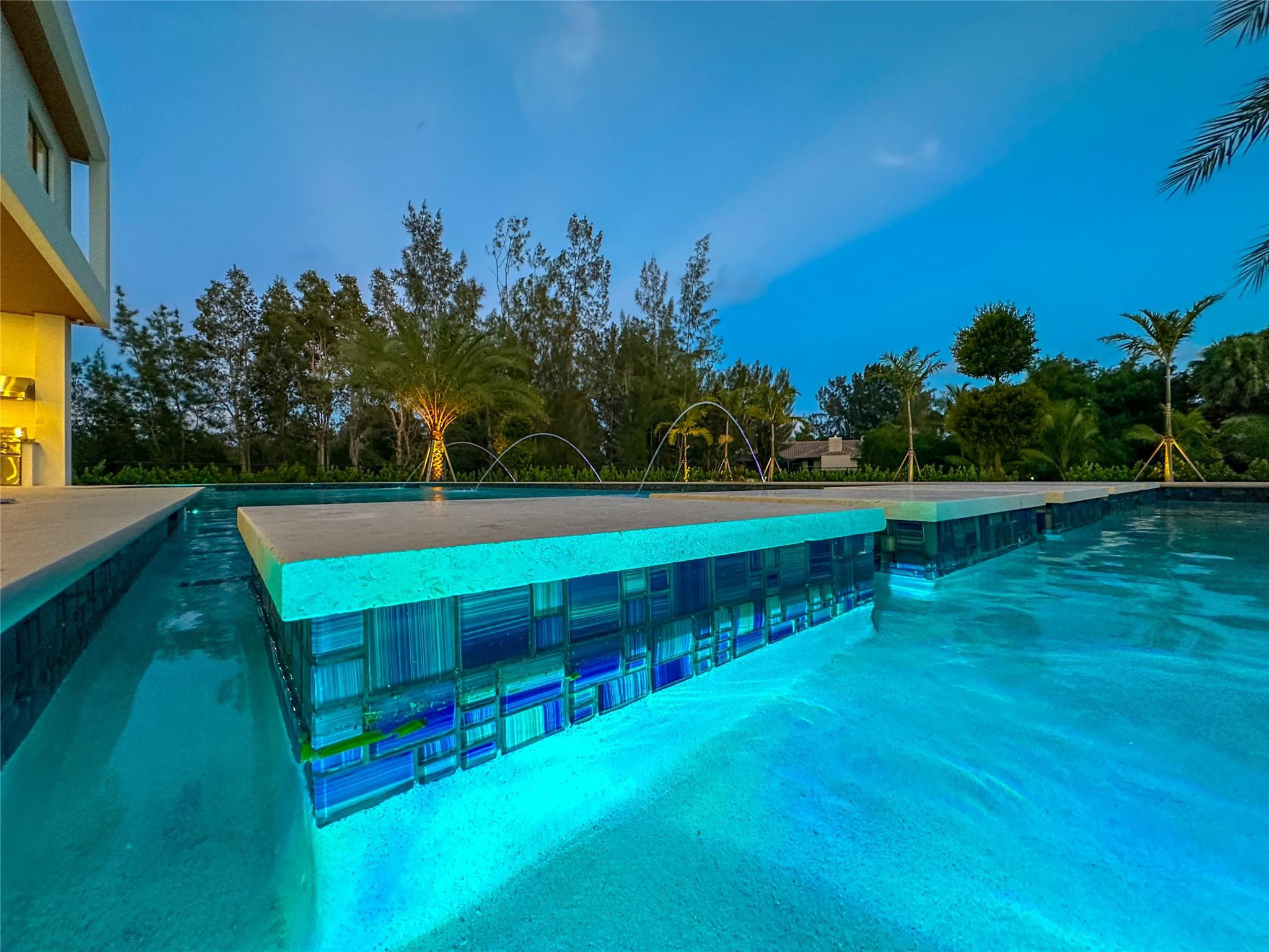 PARAGON ESTATES - Residential