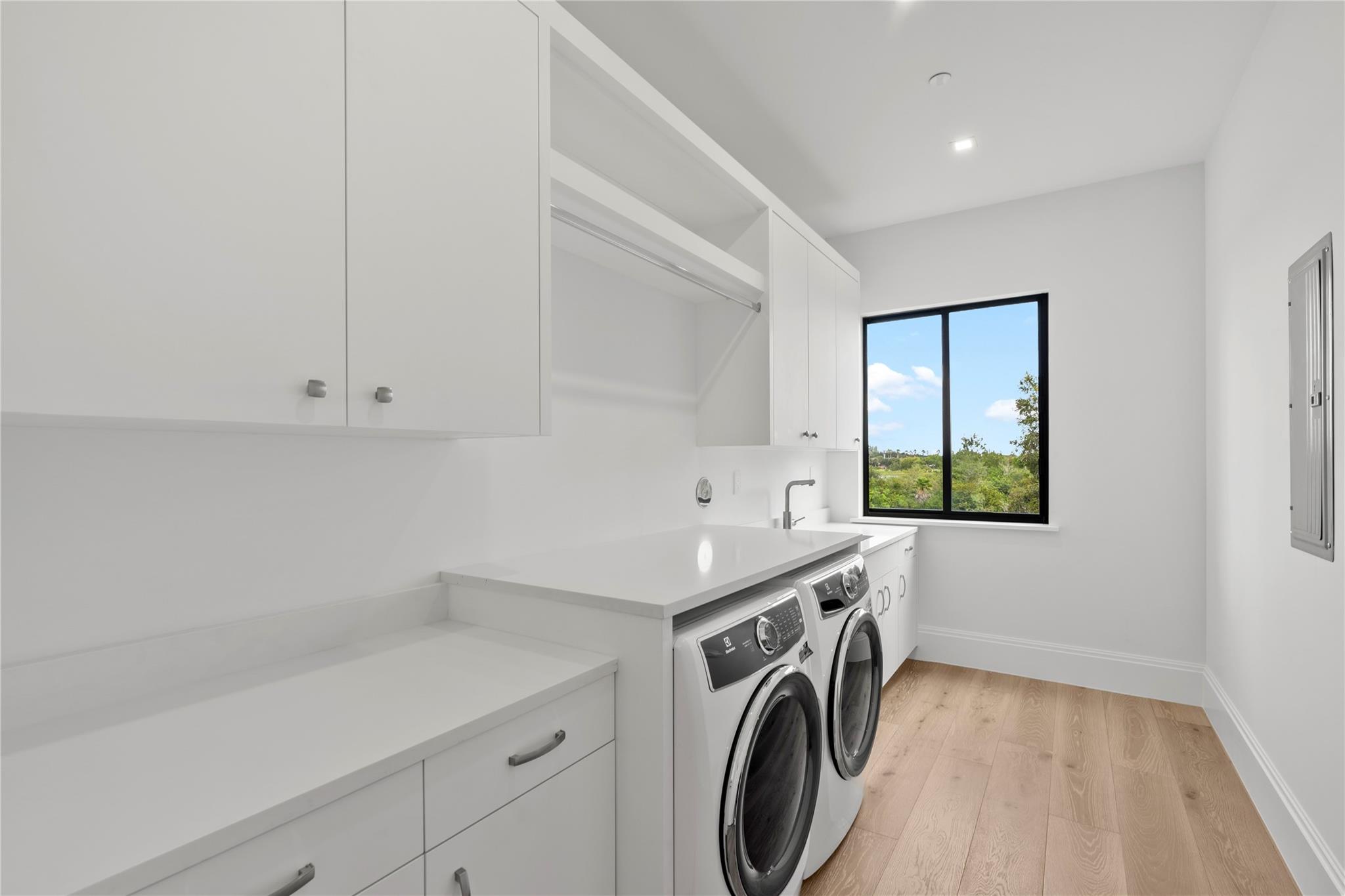 PARAGON ESTATES - Residential