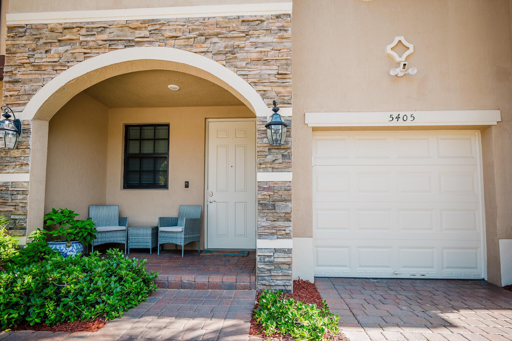 CELEBRATION POINTE - Residential