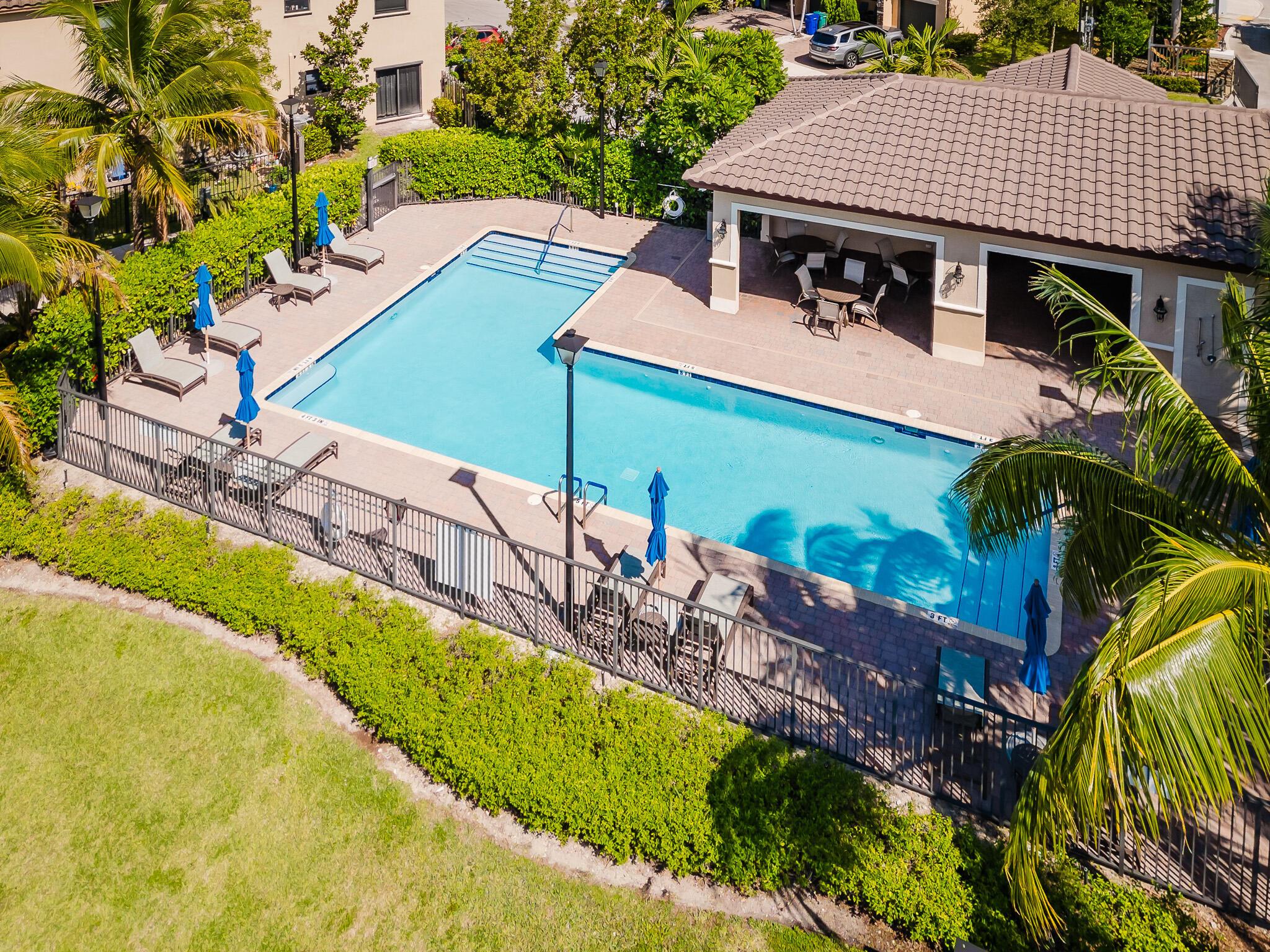 CELEBRATION POINTE - Residential