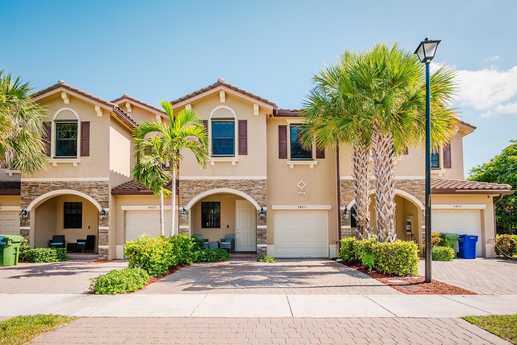 CELEBRATION POINTE - Residential