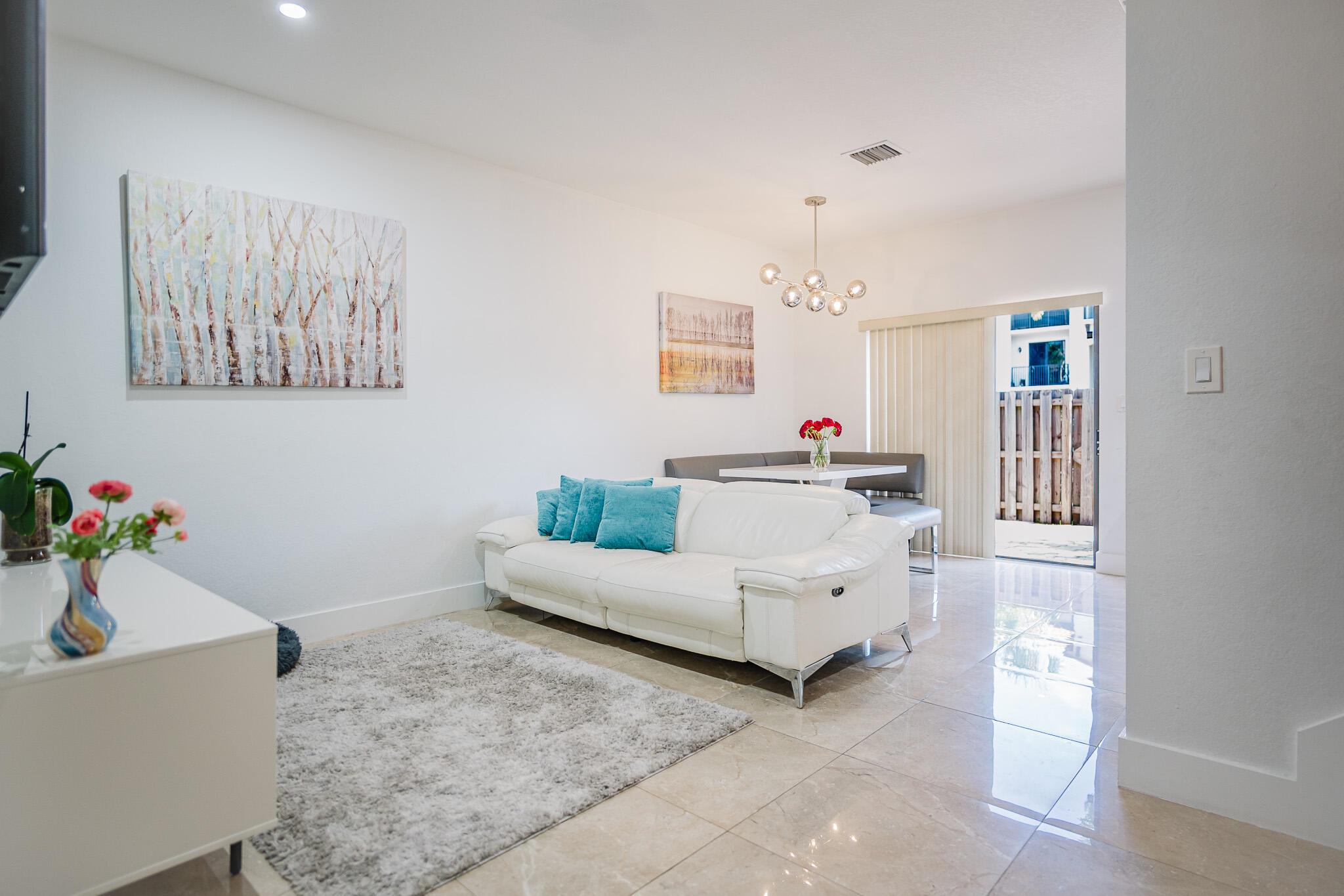 CELEBRATION POINTE - Residential