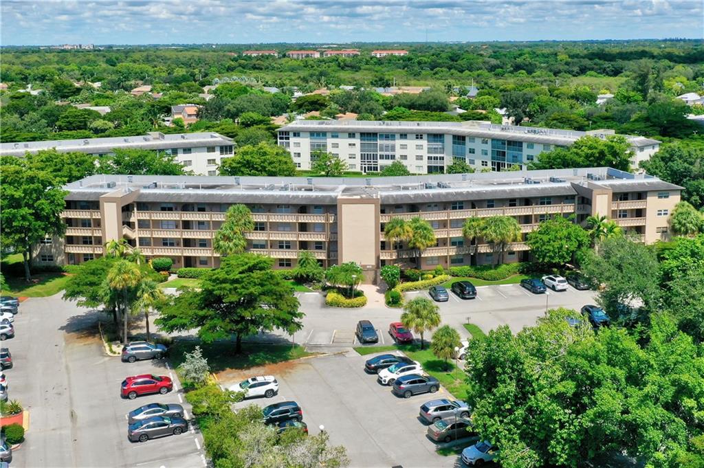 WYNMOOR COUNTRY CLUB - Residential