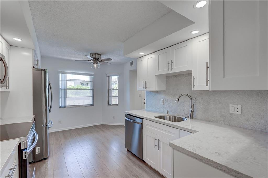WYNMOOR COUNTRY CLUB - Residential