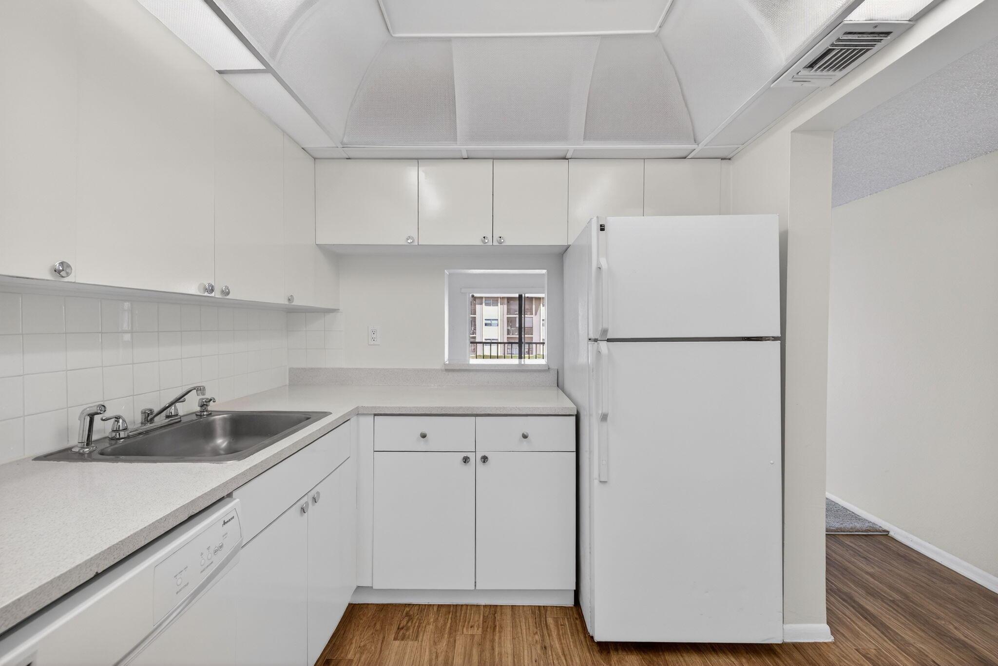 VERSAILLES GARDENS CONDO - Residential