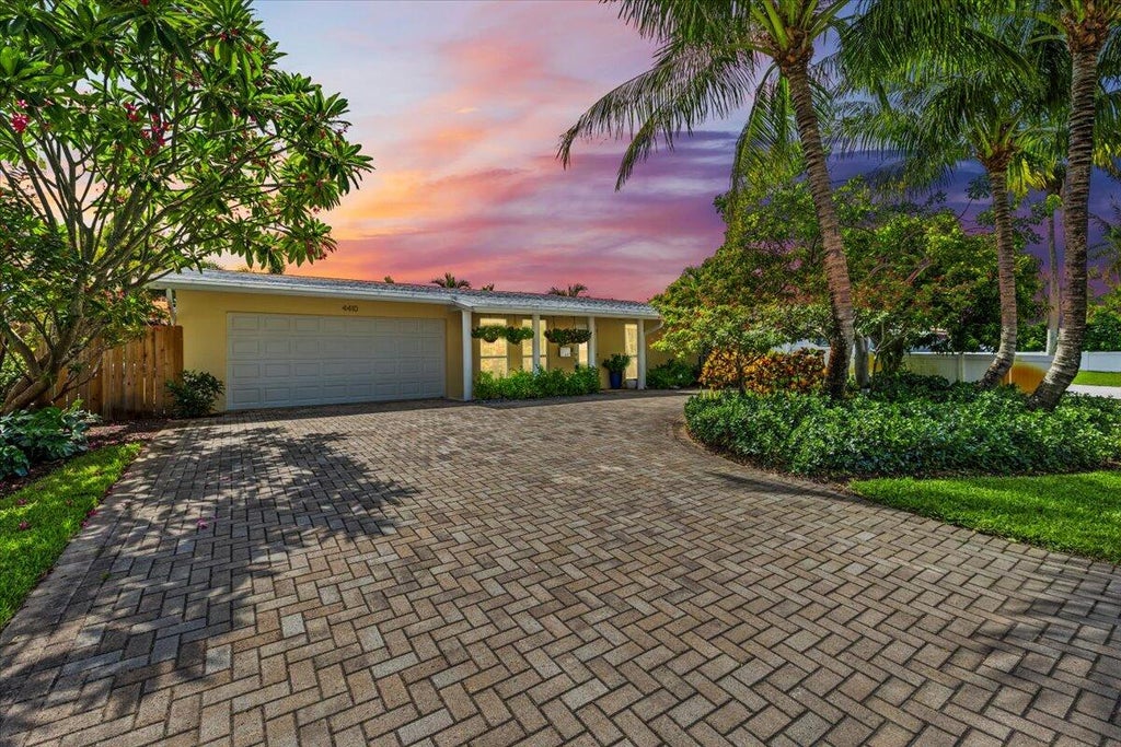 Photo of 4410 NE 17TH Avenue, Oakland Park, FL 33334 (MLS # B26057429)