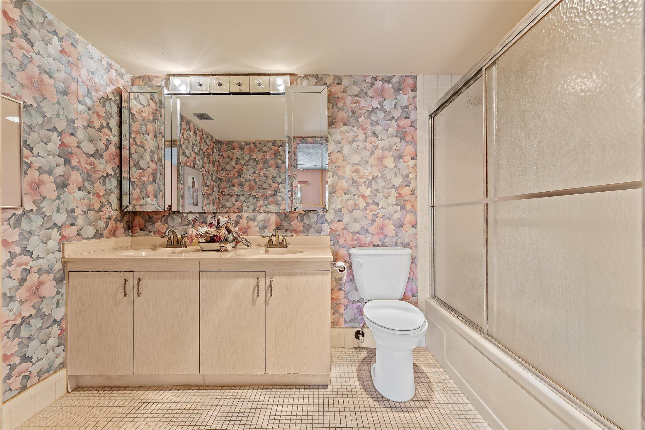 LUCAYA VILLAGE 1-C CONDO - Residential