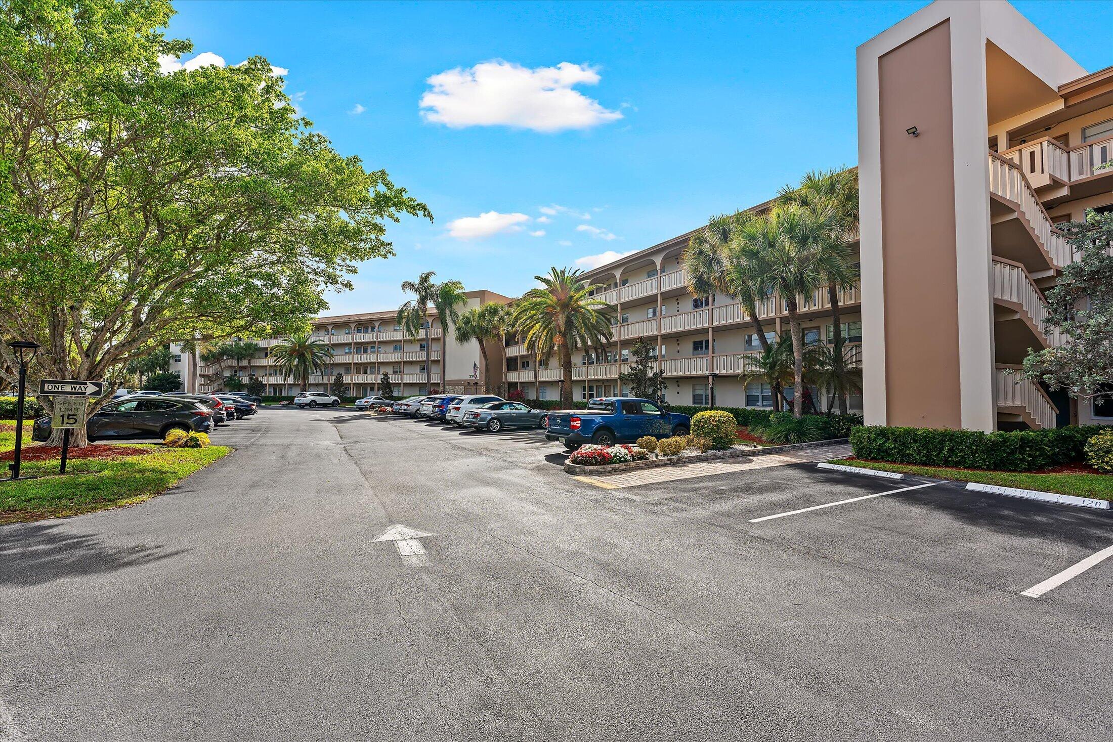 LUCAYA VILLAGE 1-C CONDO - Residential