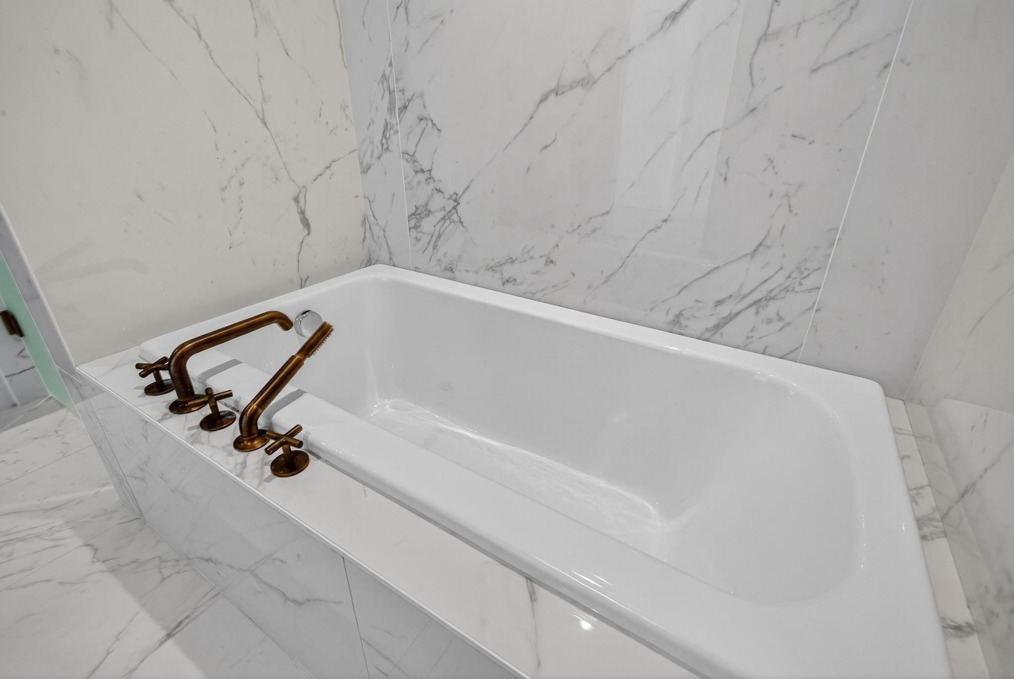 Four Seasons - Residential