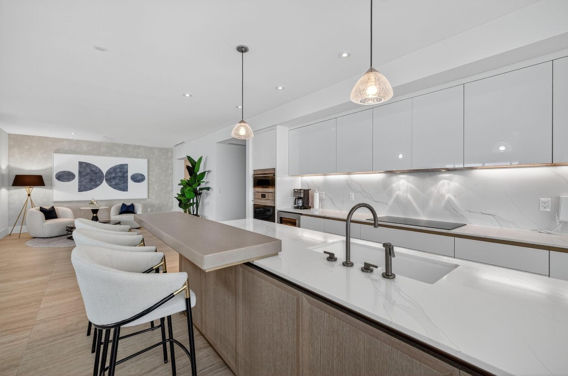 Four Seasons - Residential