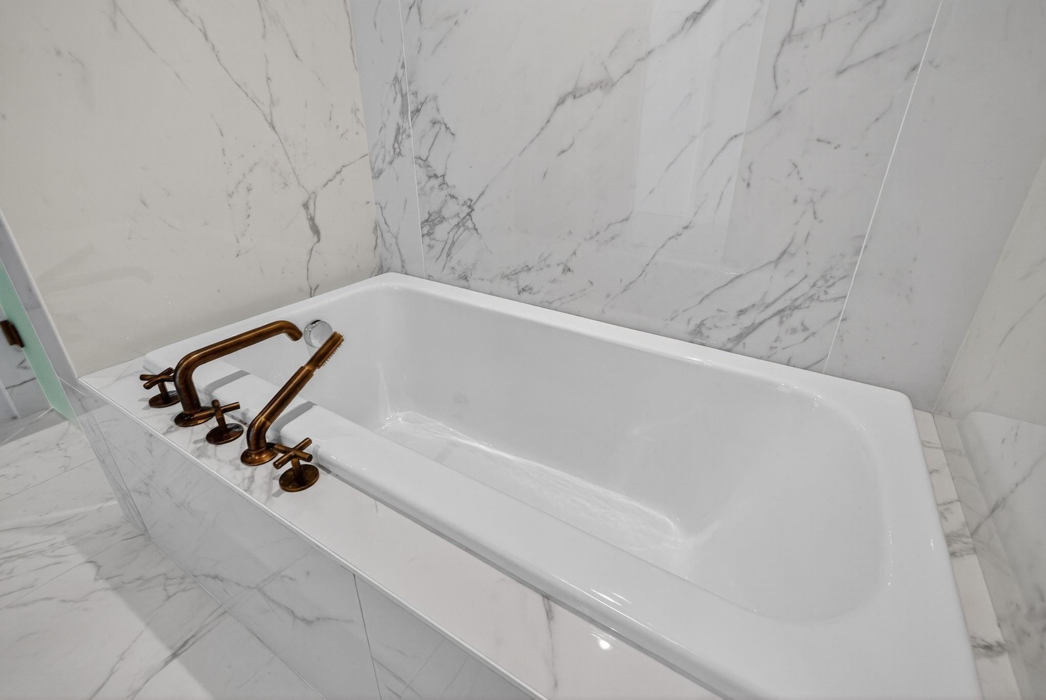 Four Seasons - Residential