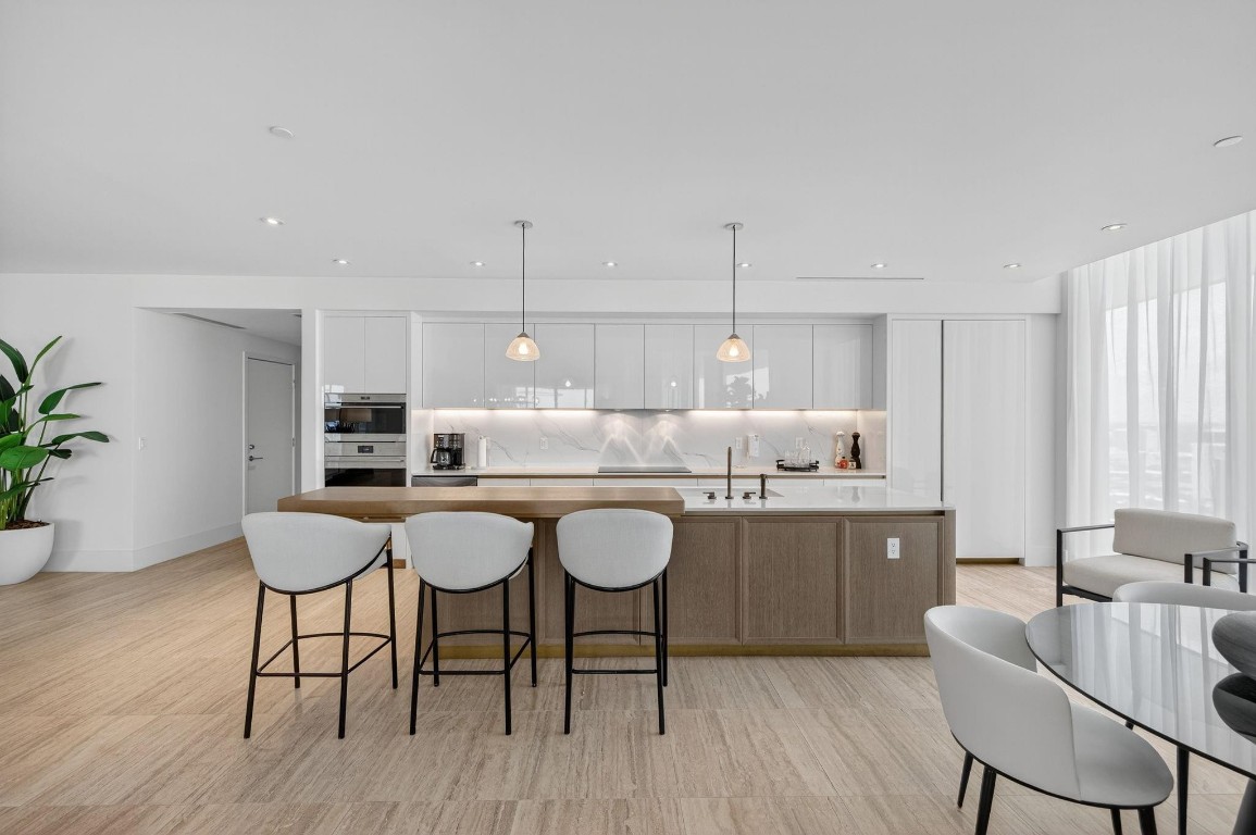 Four Seasons - Residential