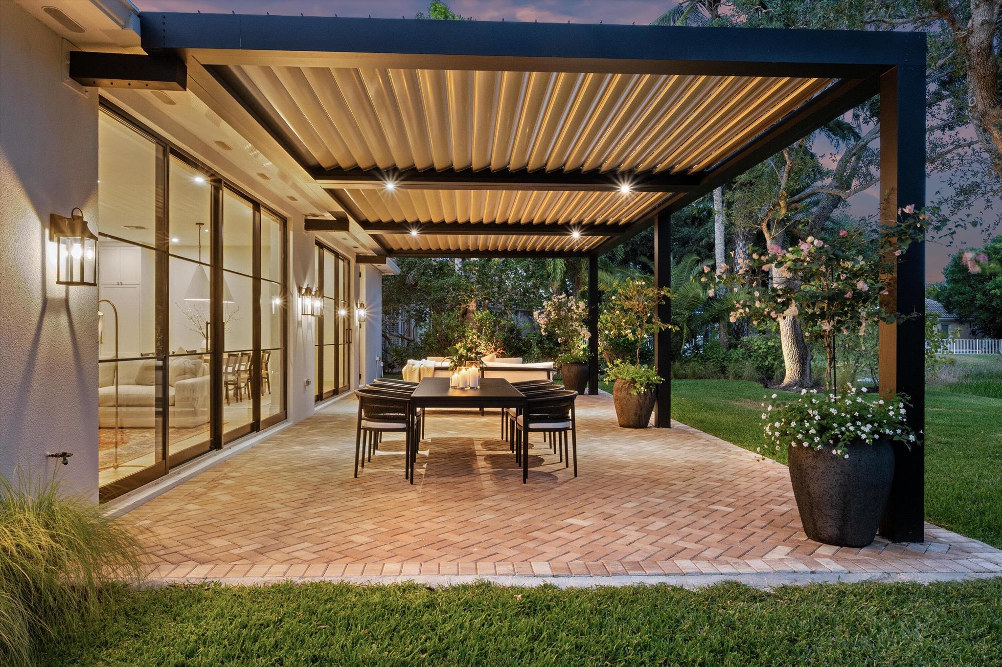 BREAKERS WEST - Residential