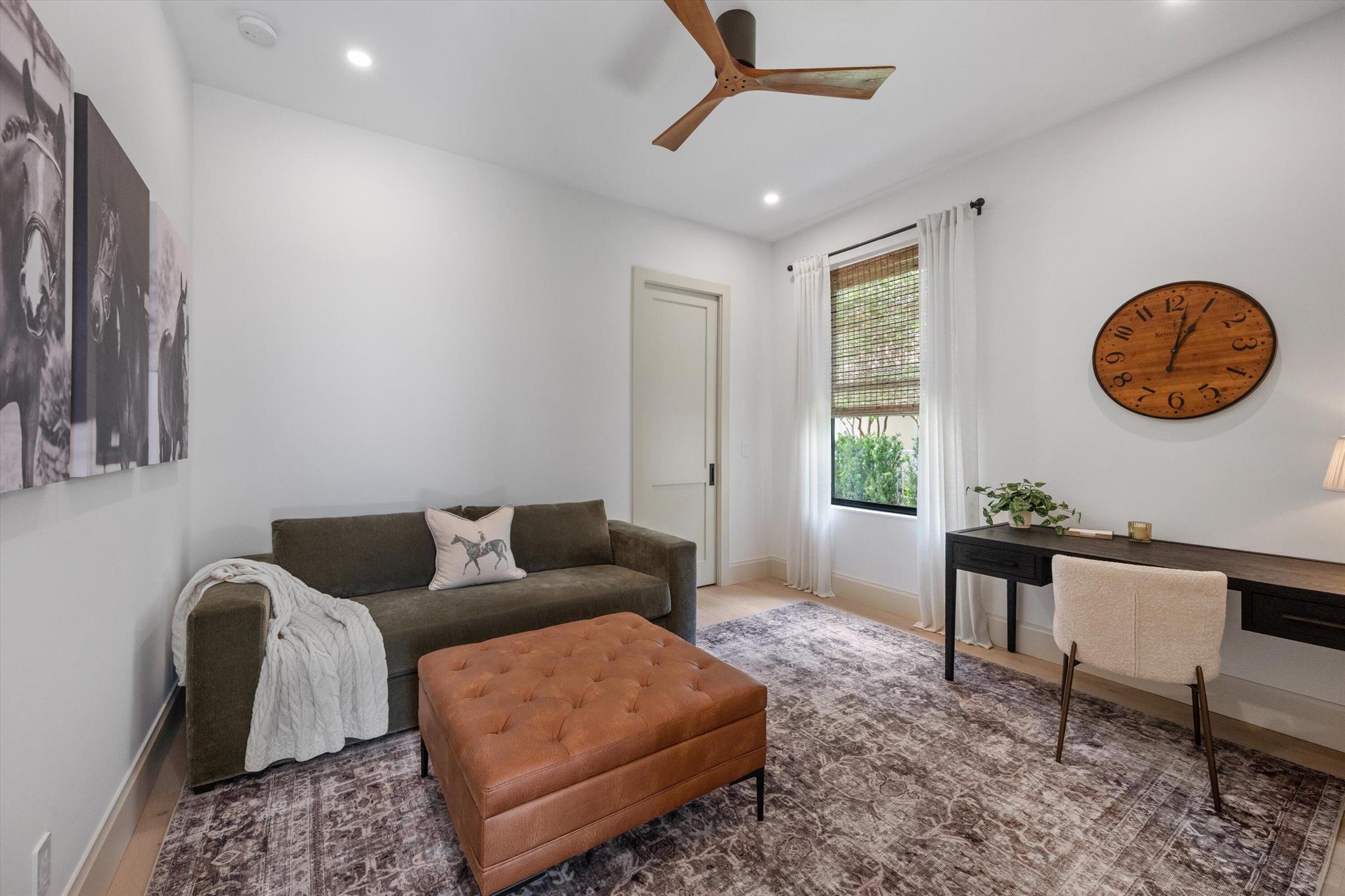 BREAKERS WEST - Residential