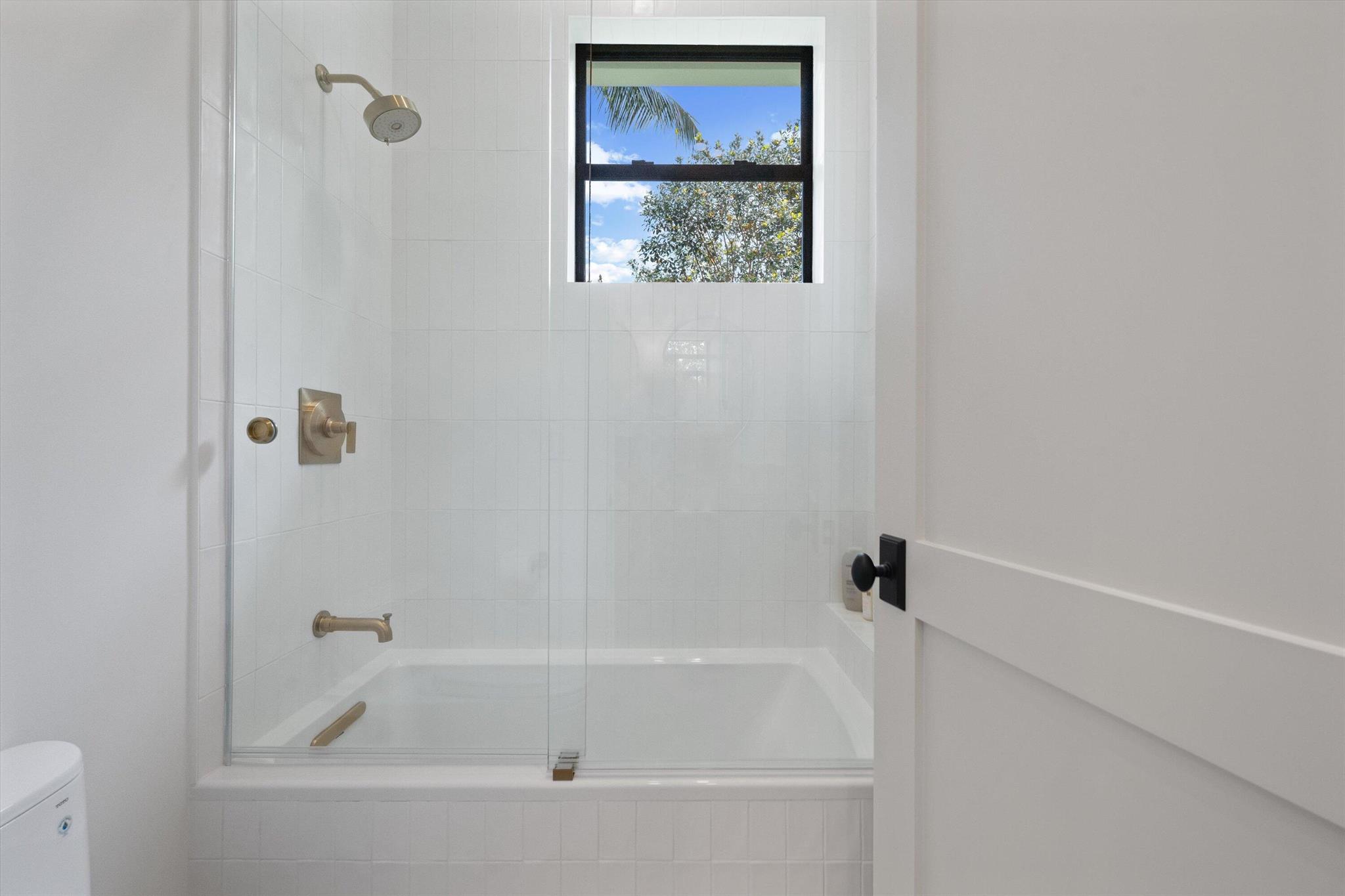 BREAKERS WEST - Residential