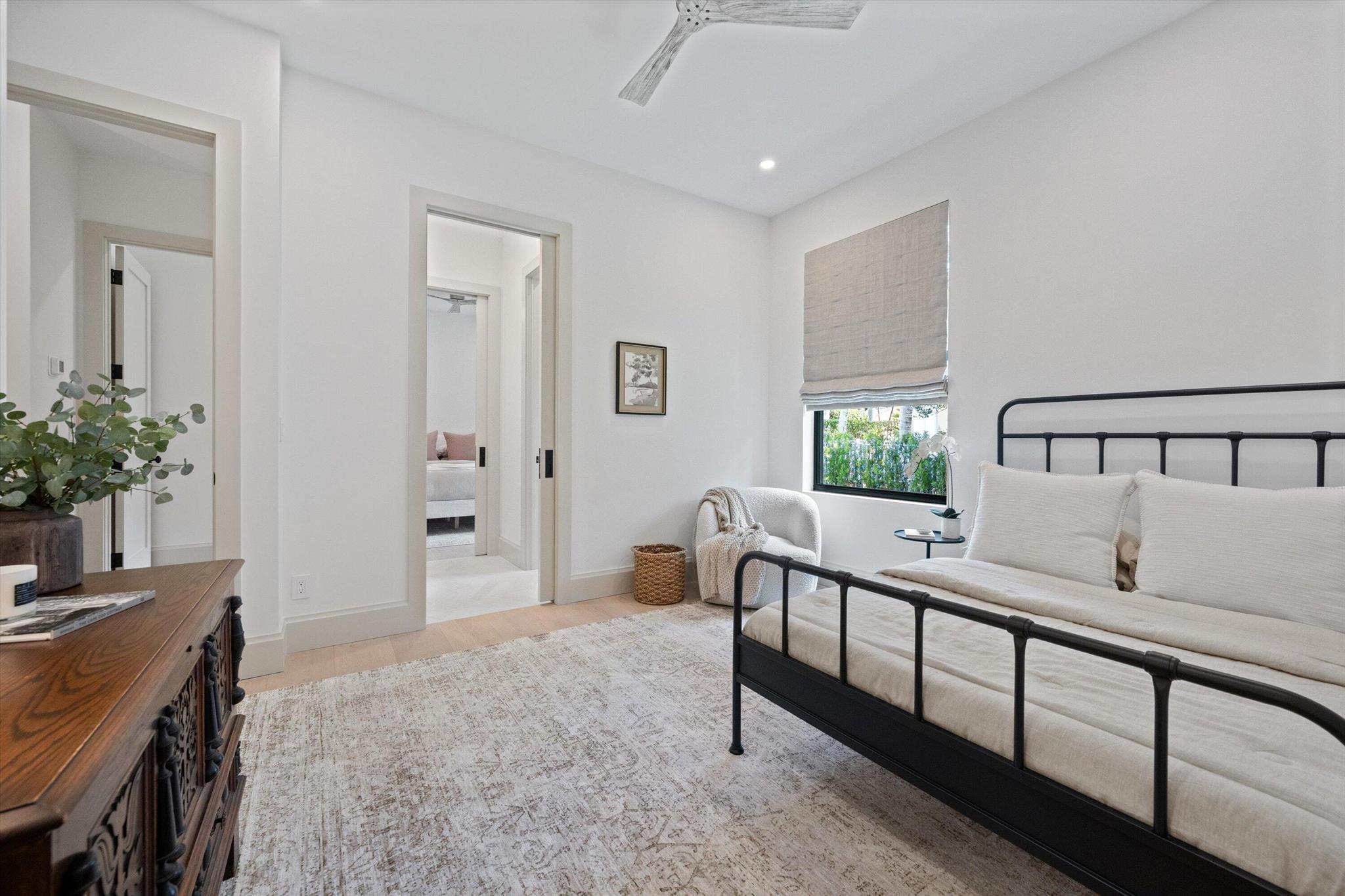 BREAKERS WEST - Residential