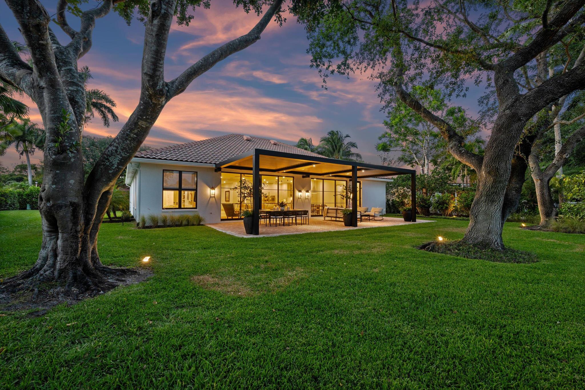 BREAKERS WEST - Residential