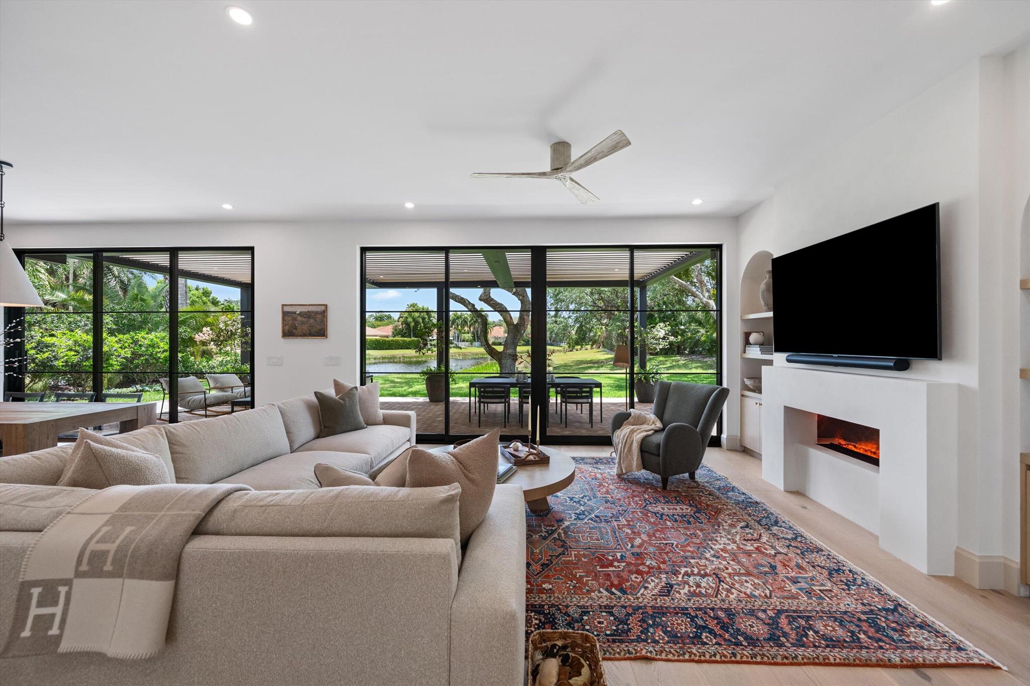 BREAKERS WEST - Residential