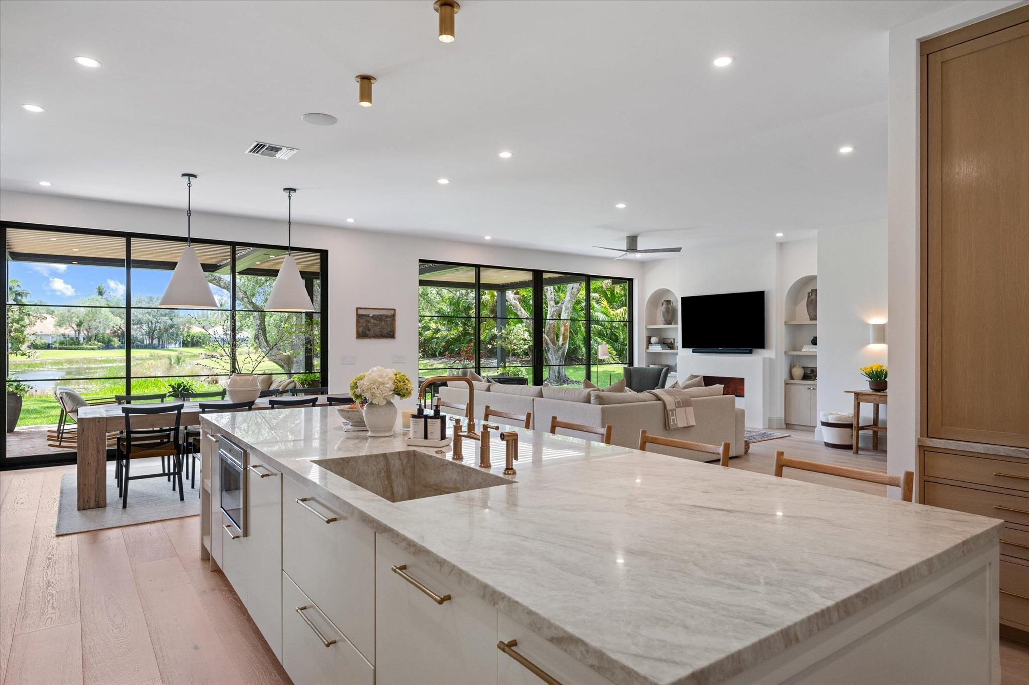 BREAKERS WEST - Residential