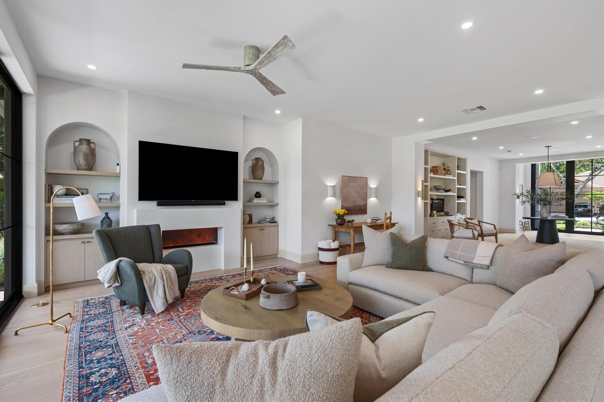 BREAKERS WEST - Residential