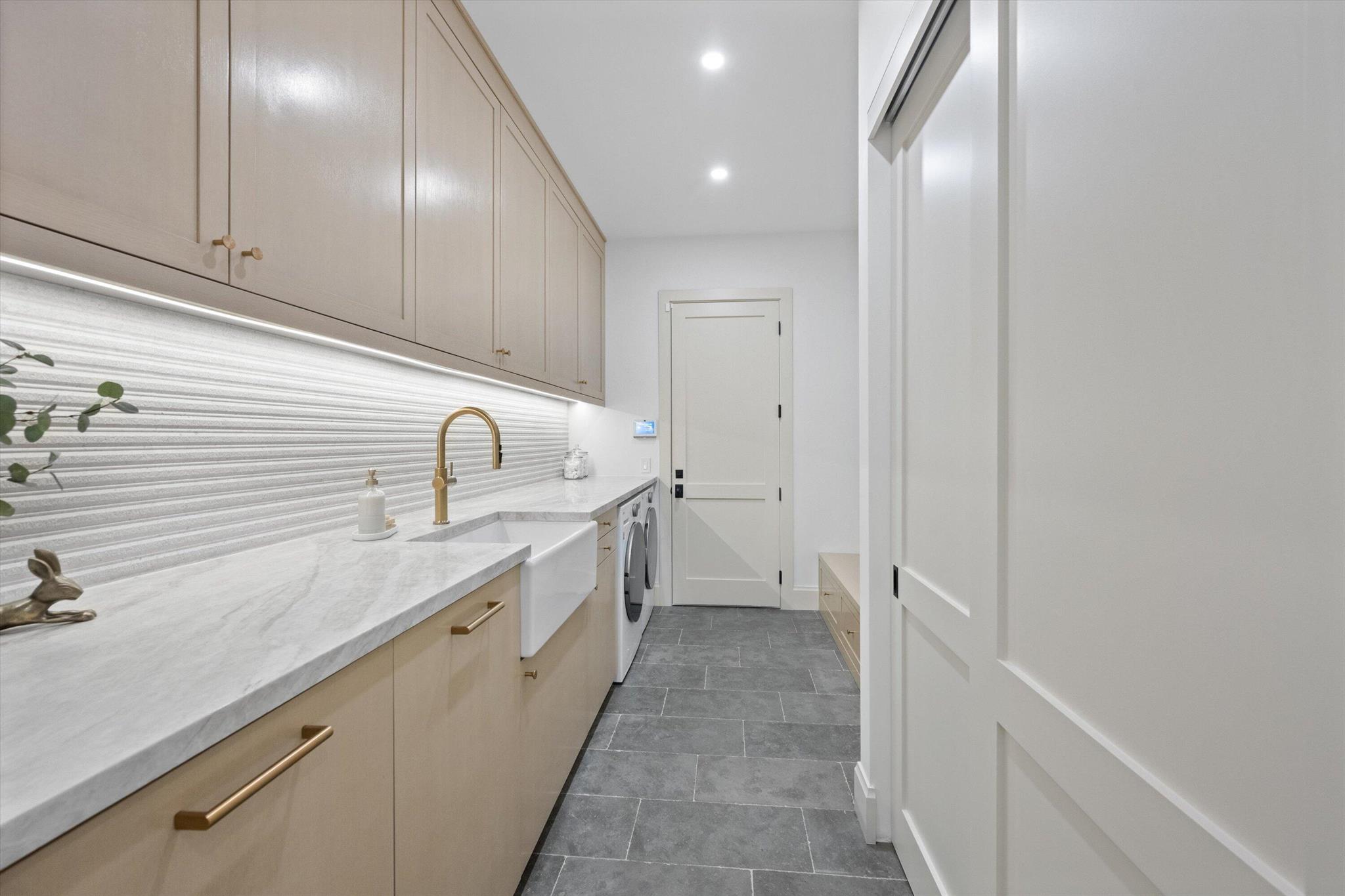 BREAKERS WEST - Residential