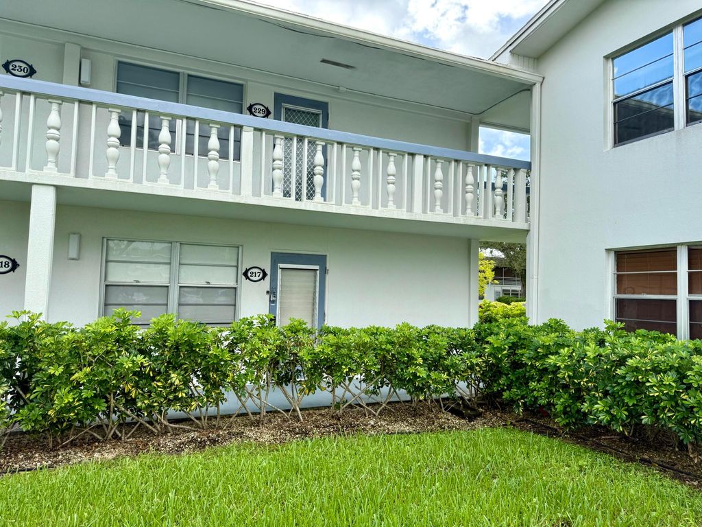 Photo of 217 Oakridge N, Deerfield Beach, FL 33442 (MLS # R11126463)