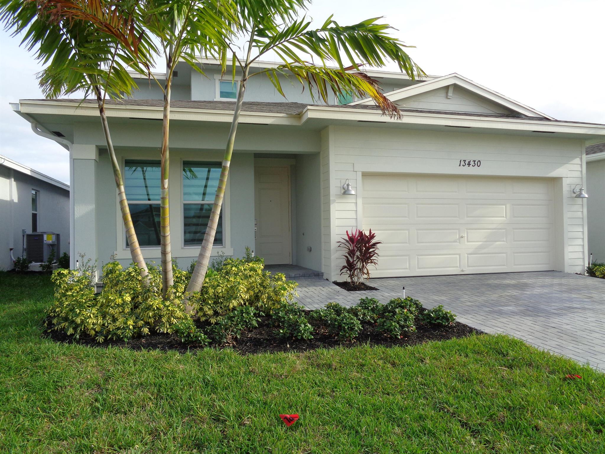 DELRAY TRAILS AT VILLA DE - Residential