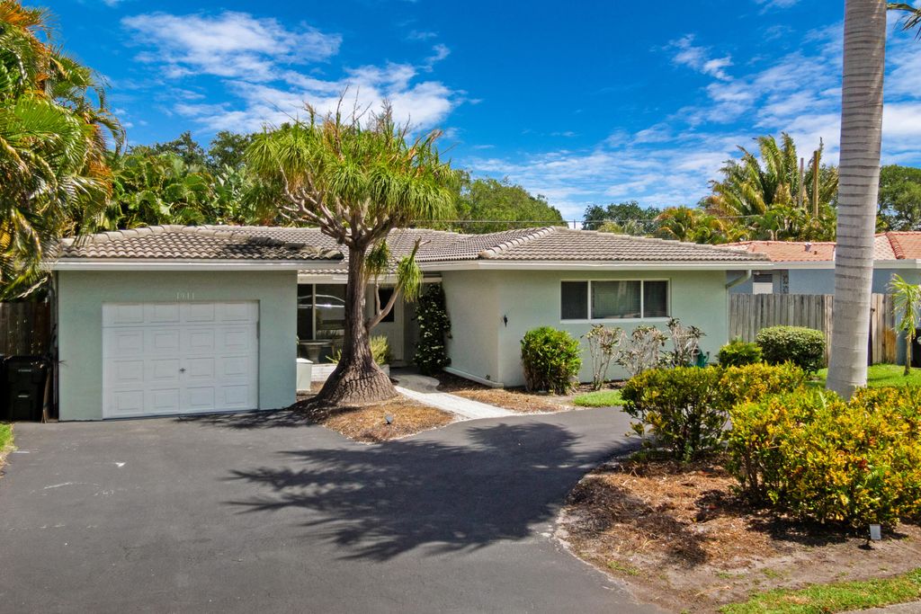 Photo of 1911 NE 27th Street, Lighthouse Point, FL 33064 (MLS # B26020720)