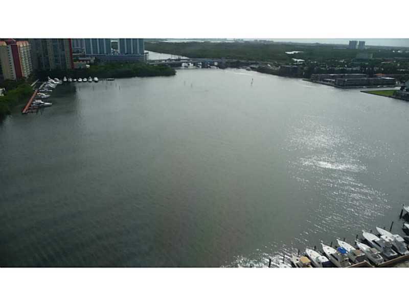 Winston Towers - Residential