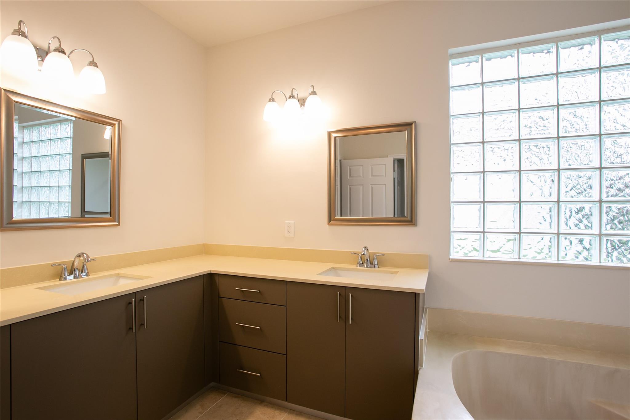 Pembroke Falls Ph 2 - Residential Lease