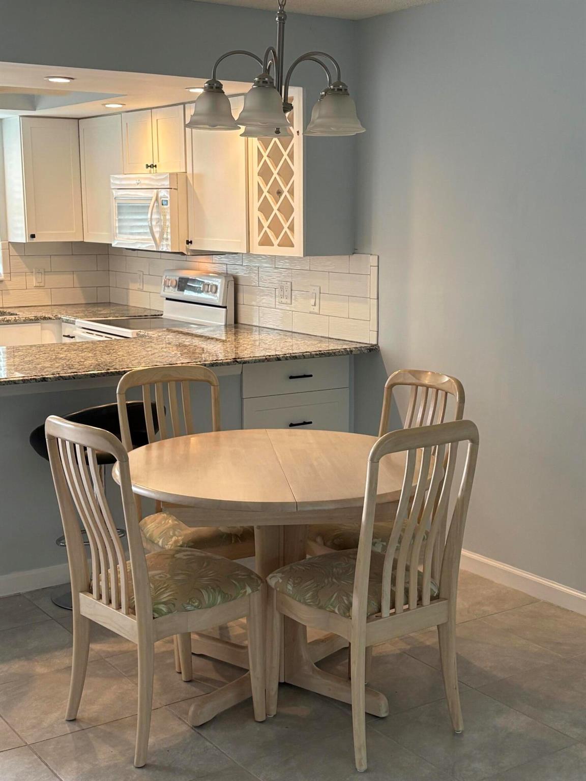 KINGSWOOD CONDO - Residential