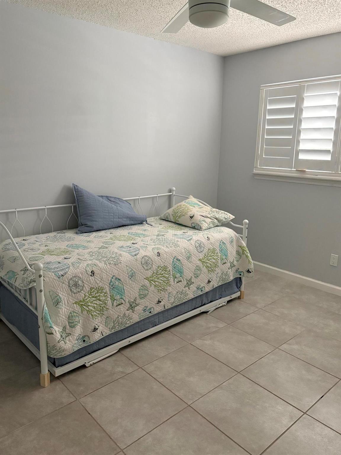 KINGSWOOD CONDO - Residential