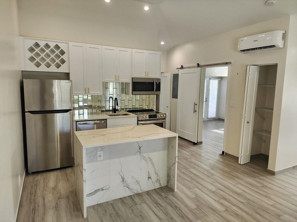 Photo of 315 SW 7th Street #1, Fort Lauderdale, FL 33315 (MLS # F10453821)