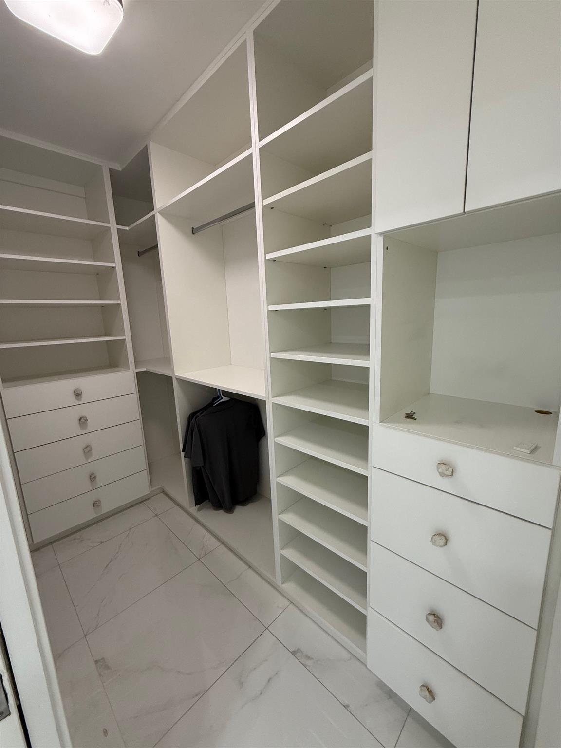 APPLEWOOD VILLAGE 4 - Residential