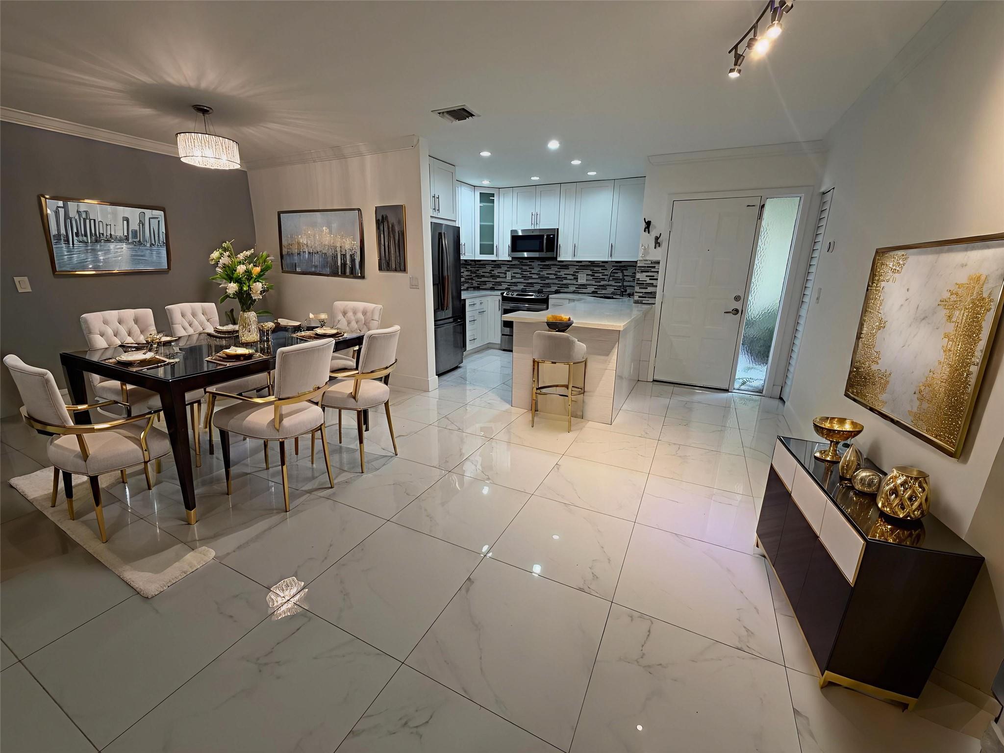 APPLEWOOD VILLAGE 4 - Residential