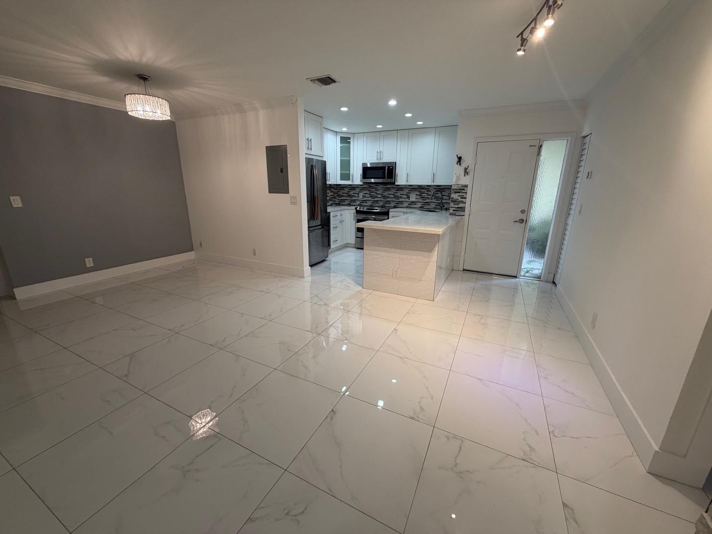 APPLEWOOD VILLAGE 4 - Residential