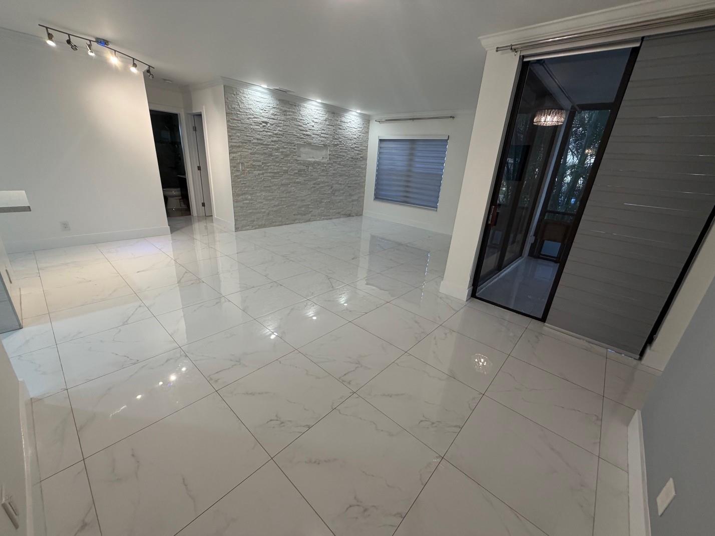 APPLEWOOD VILLAGE 4 - Residential