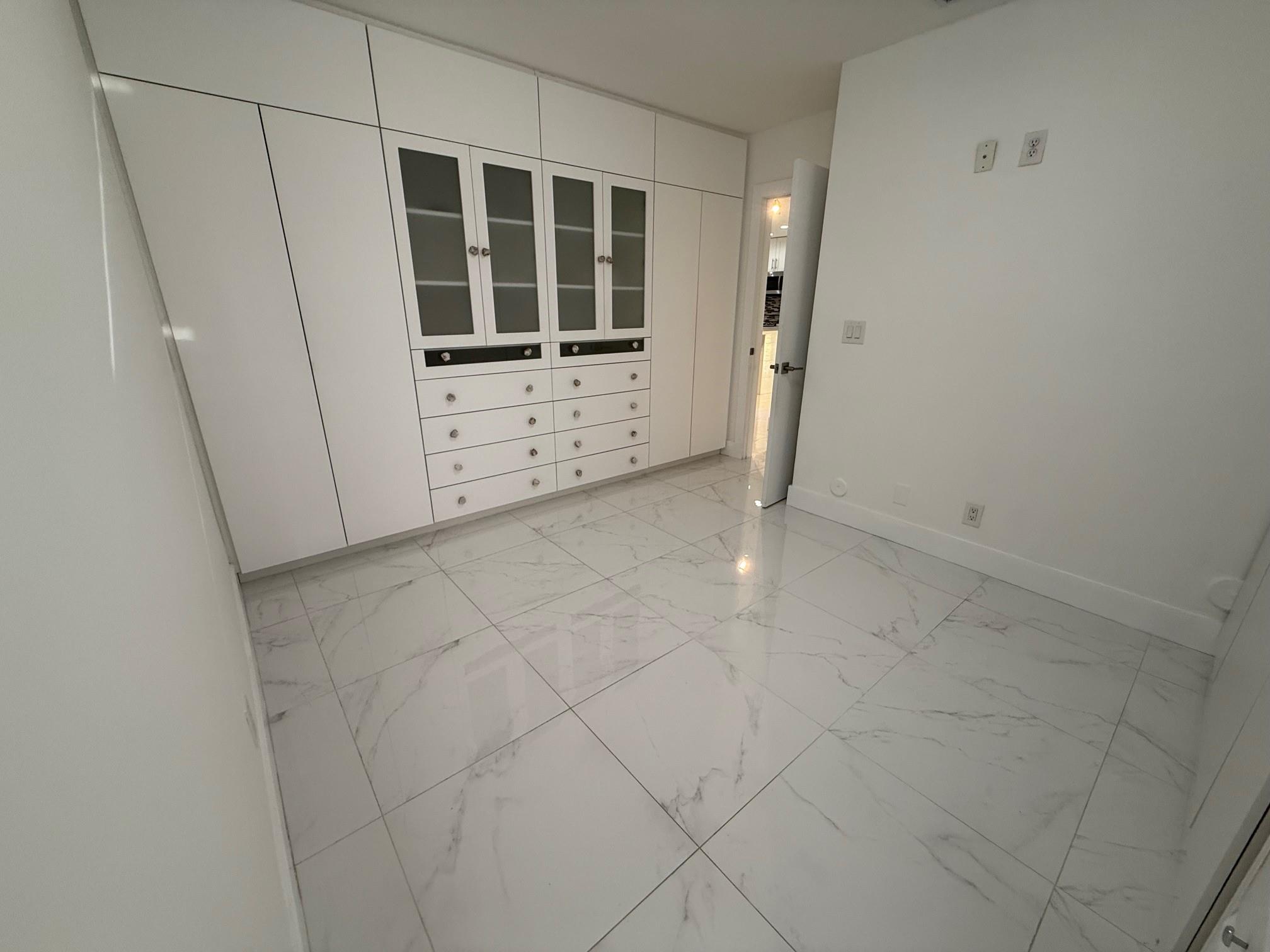 APPLEWOOD VILLAGE 4 - Residential