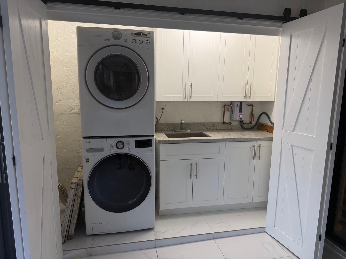 APPLEWOOD VILLAGE 4 - Residential