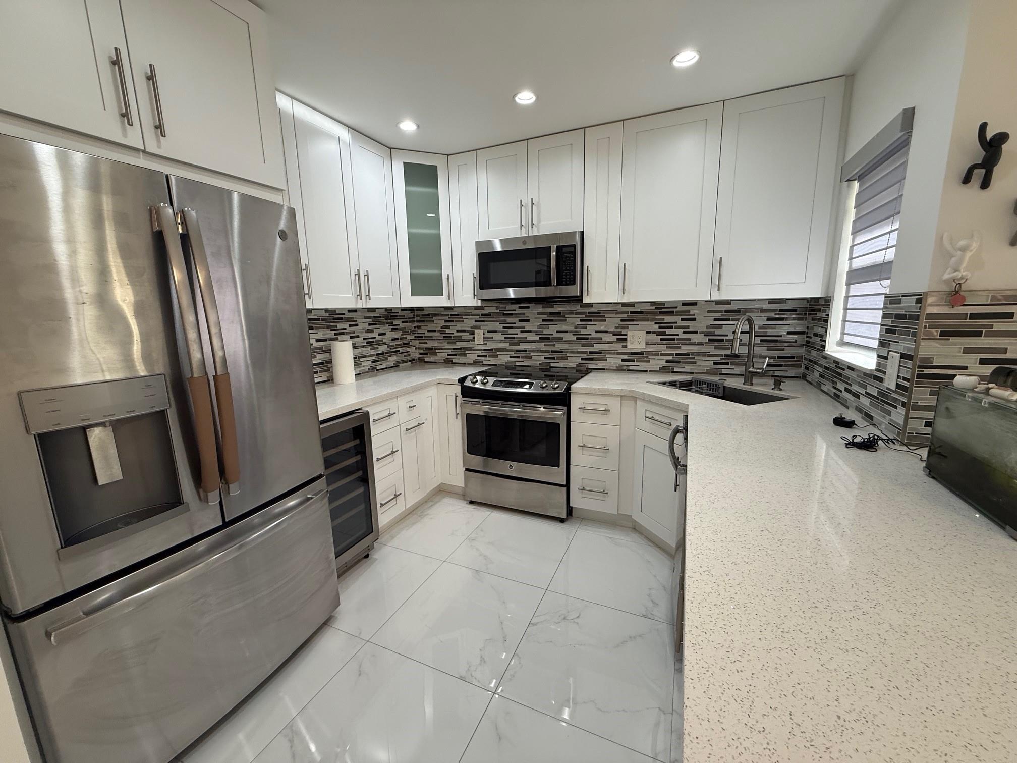 APPLEWOOD VILLAGE 4 - Residential