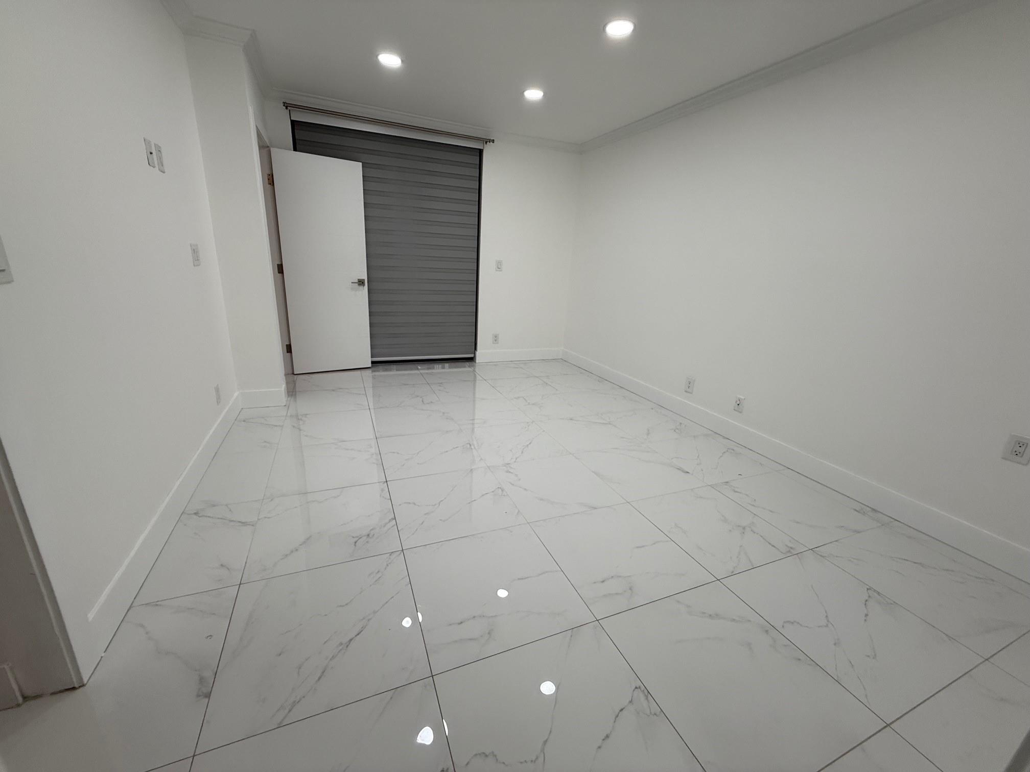 APPLEWOOD VILLAGE 4 - Residential