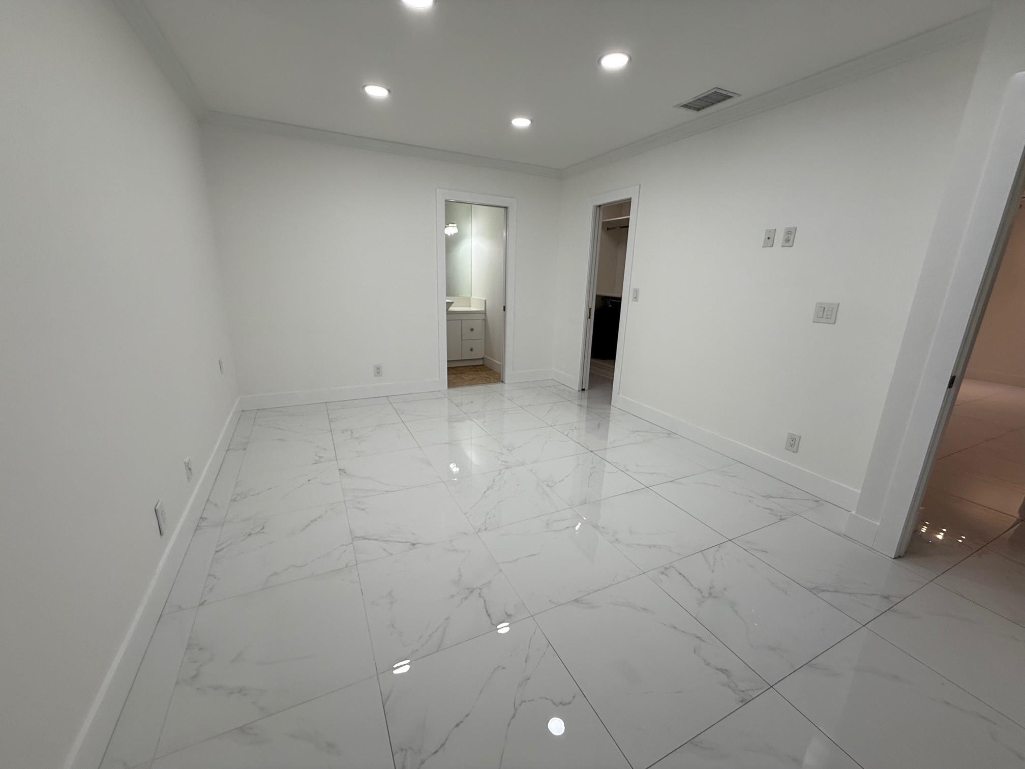 APPLEWOOD VILLAGE 4 - Residential