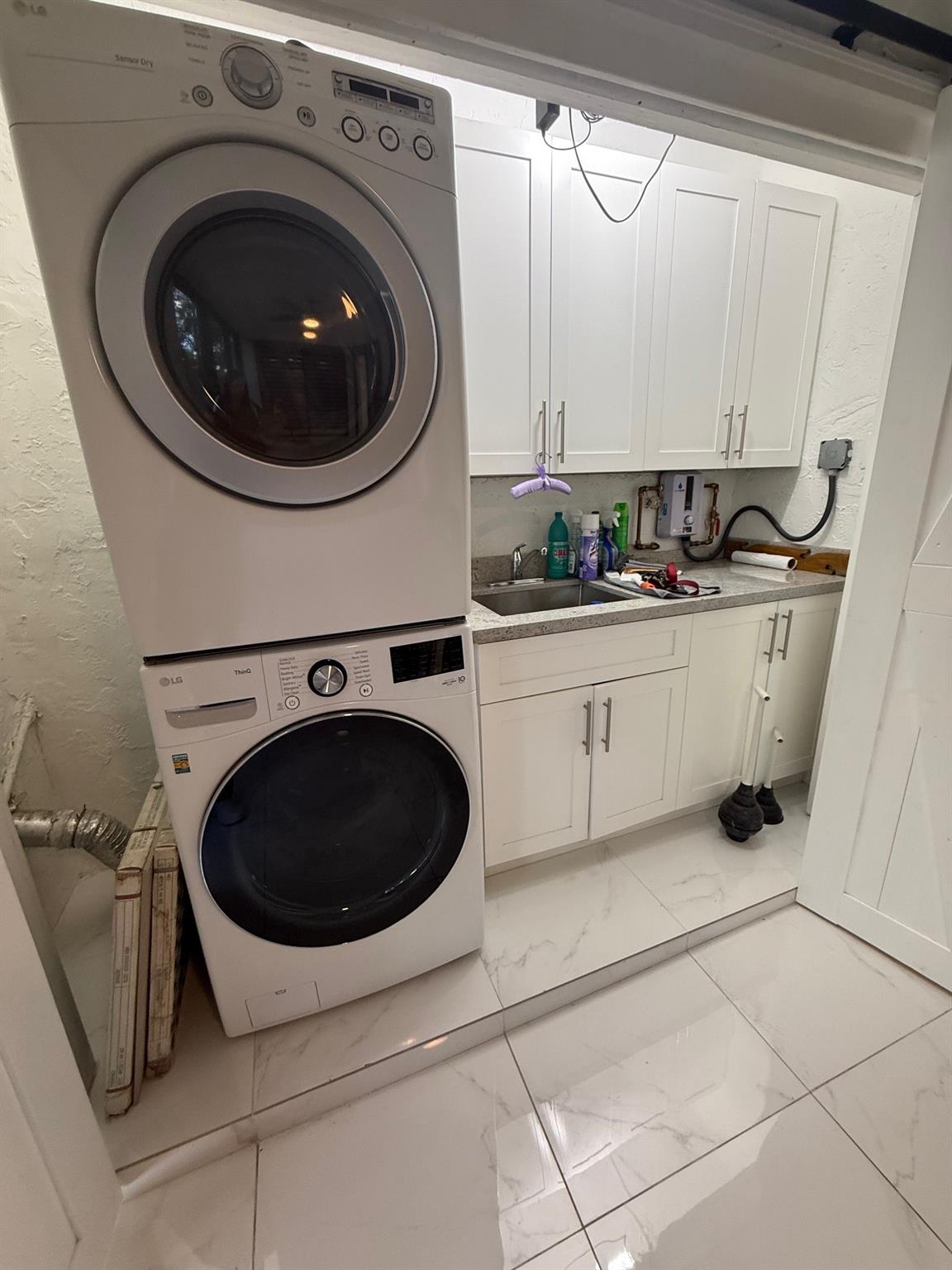 APPLEWOOD VILLAGE 4 - Residential