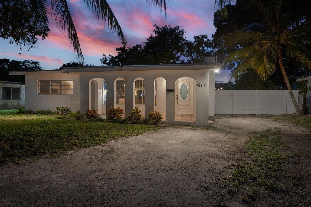 Photo of 511 Carolina Avenue, Fort Lauderdale, FL 33312 (MLS # B26051166)