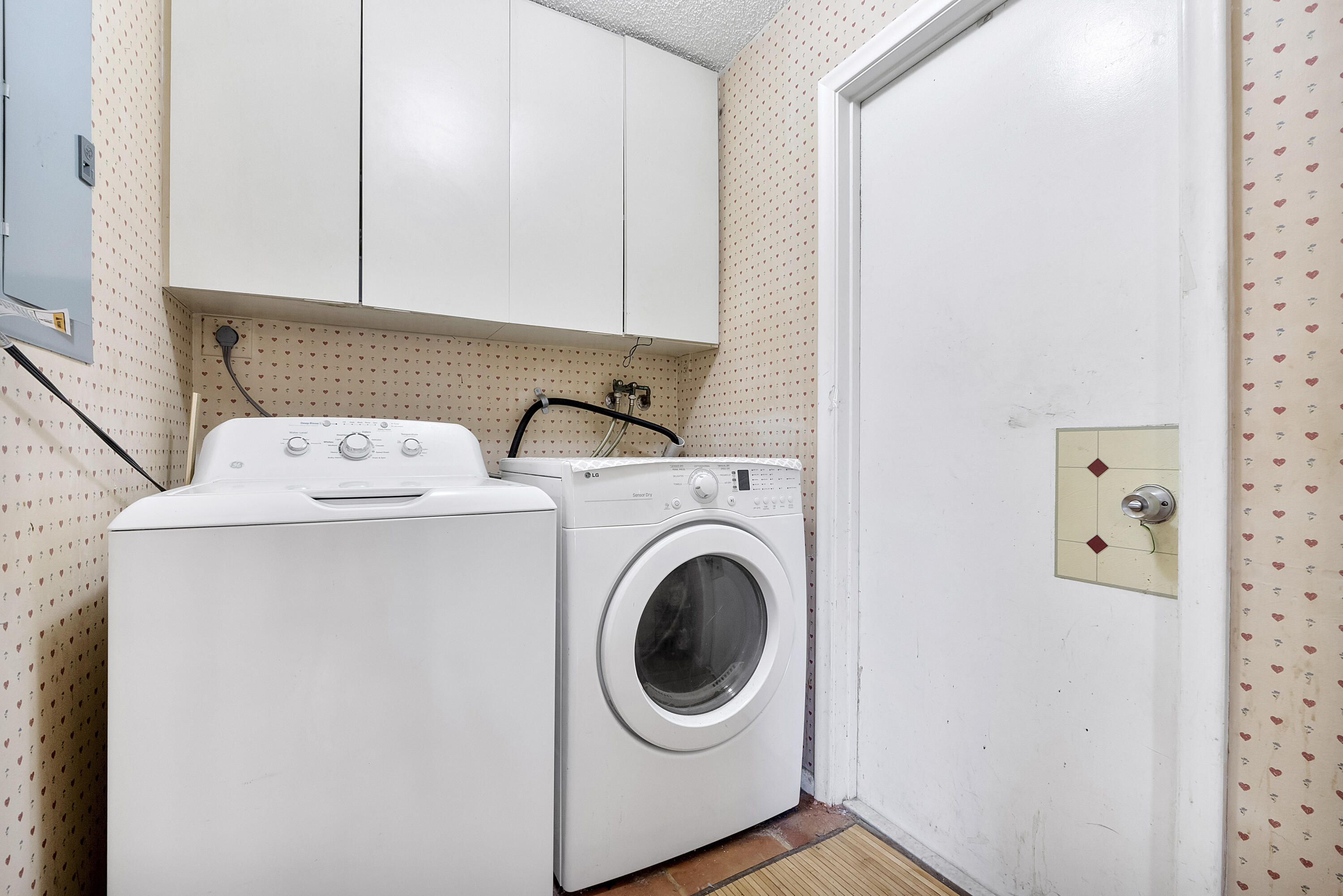 CYPRESS GLEN - Residential