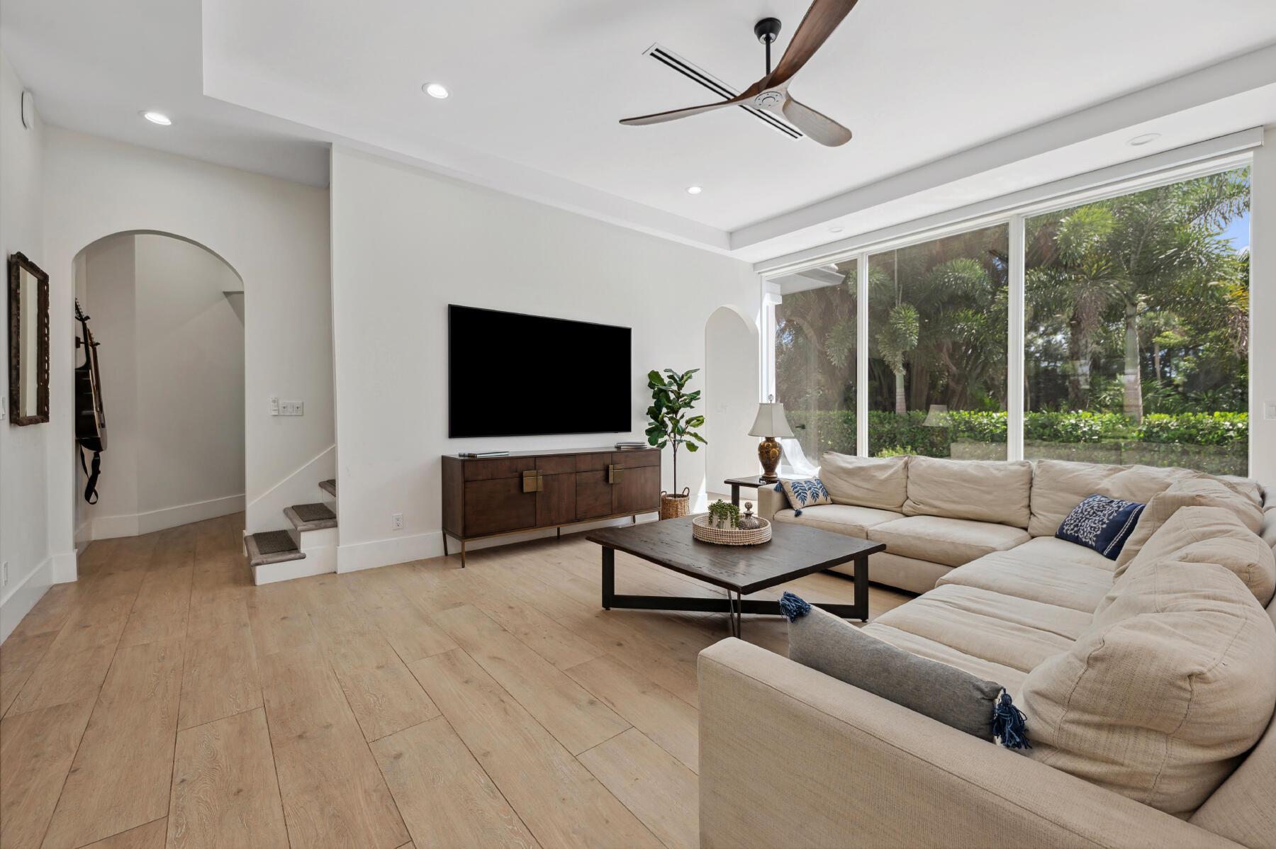 DELRAY DUNES FIRST SEC - Residential