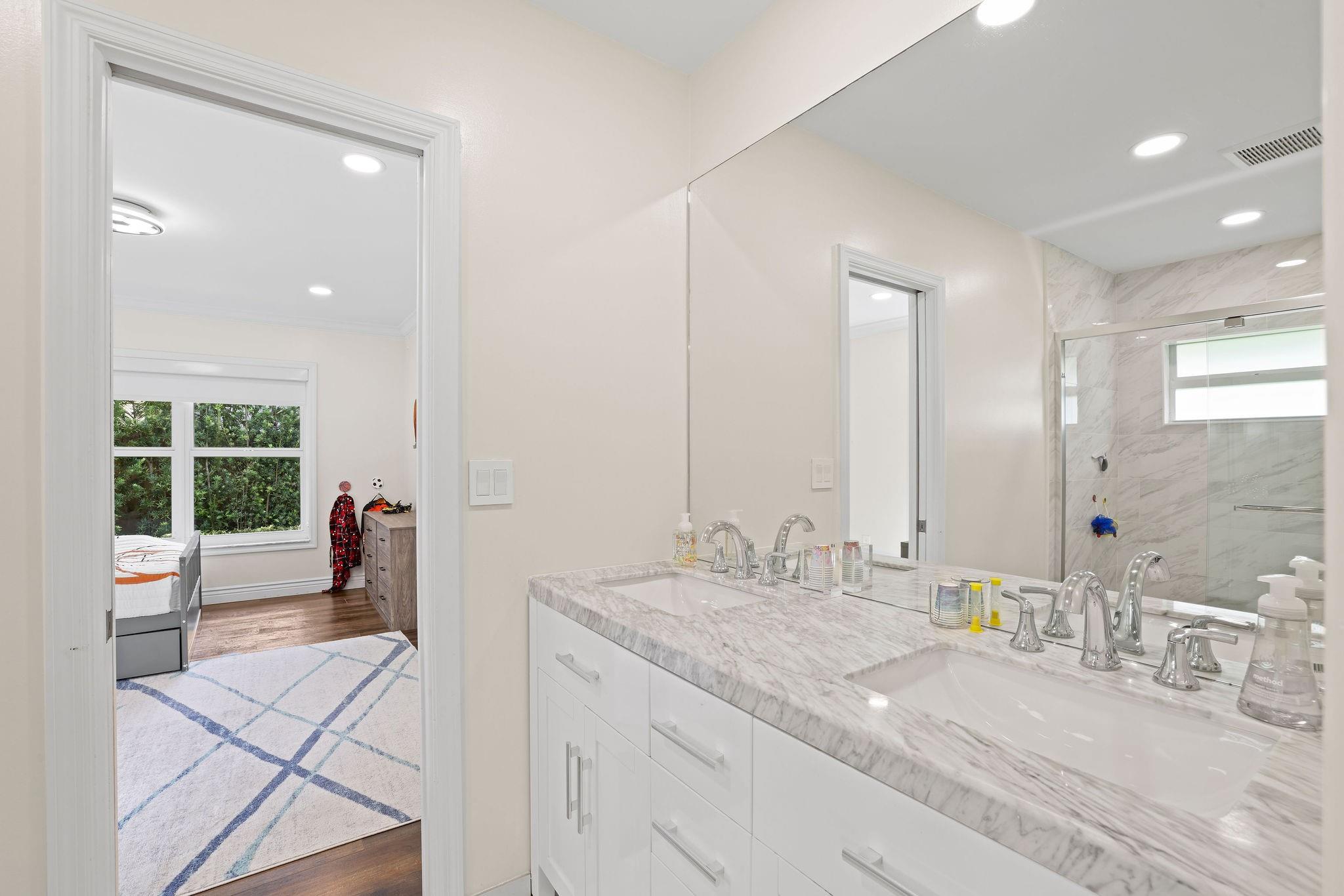 Emerald Hills Sec 3 83-27 - Residential