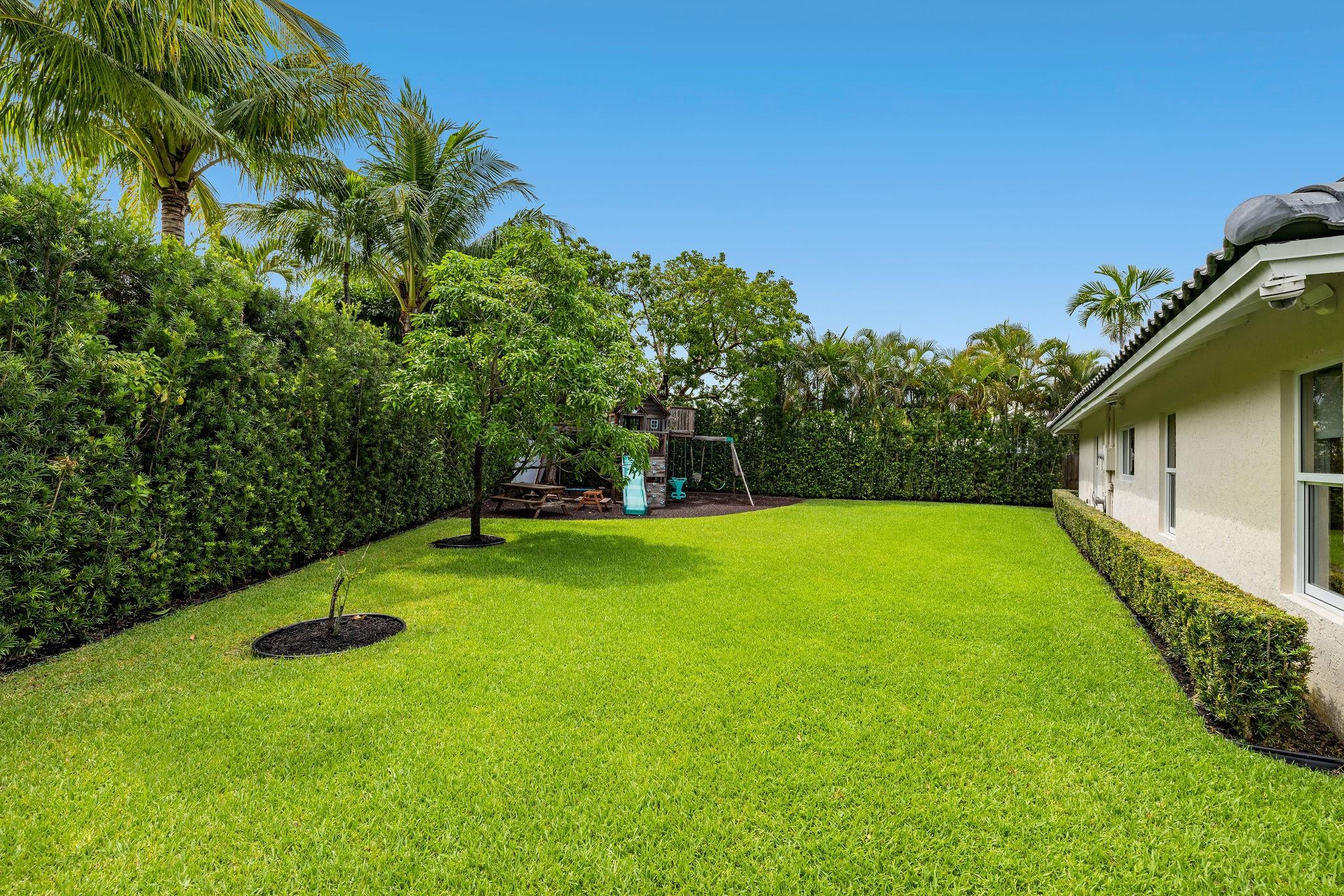 Emerald Hills Sec 3 83-27 - Residential