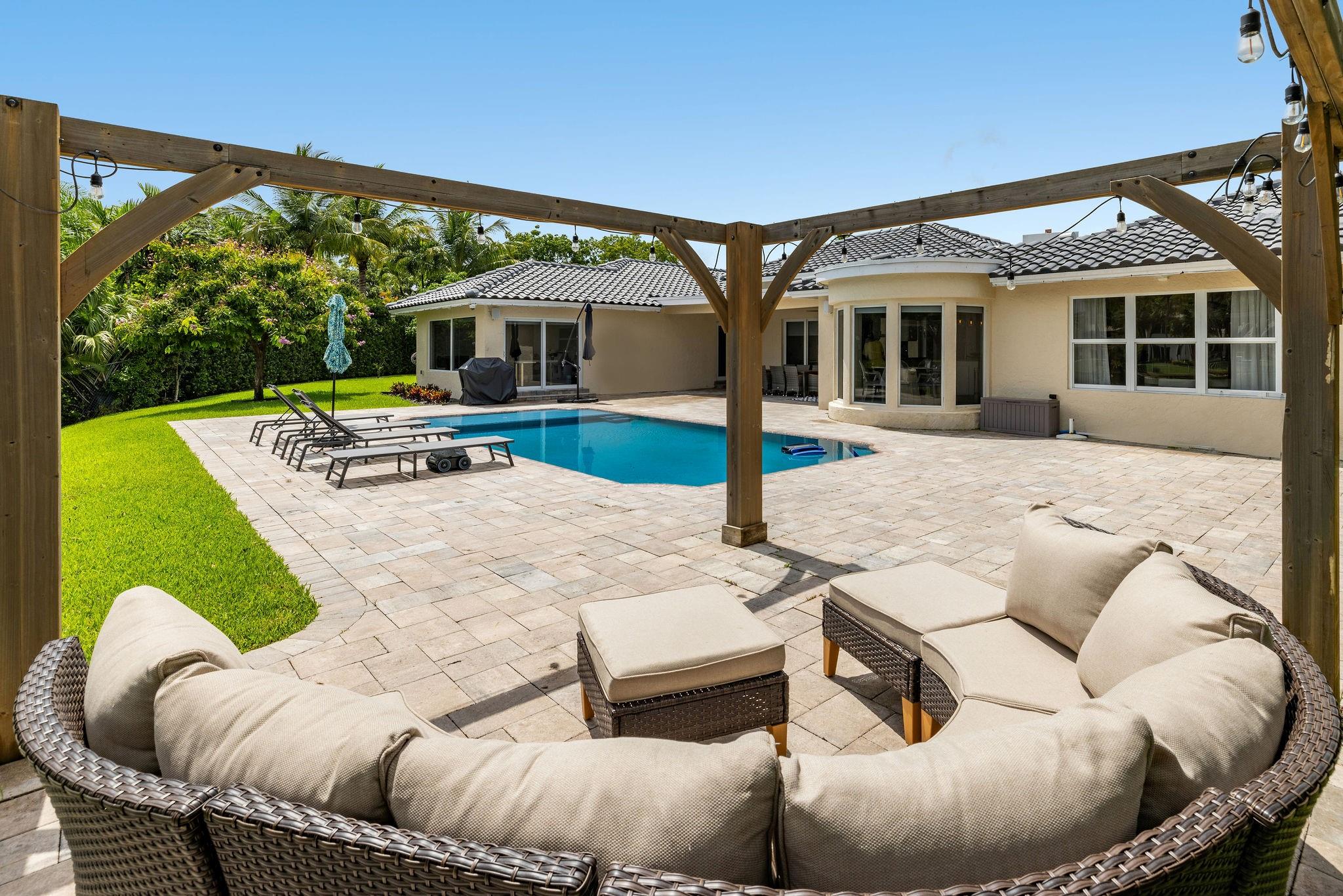 Emerald Hills Sec 3 83-27 - Residential