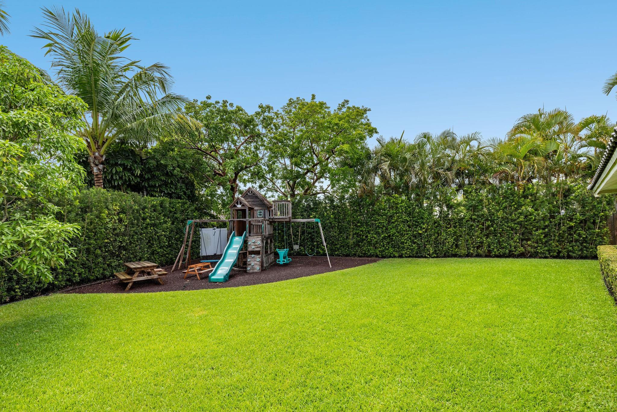 Emerald Hills Sec 3 83-27 - Residential